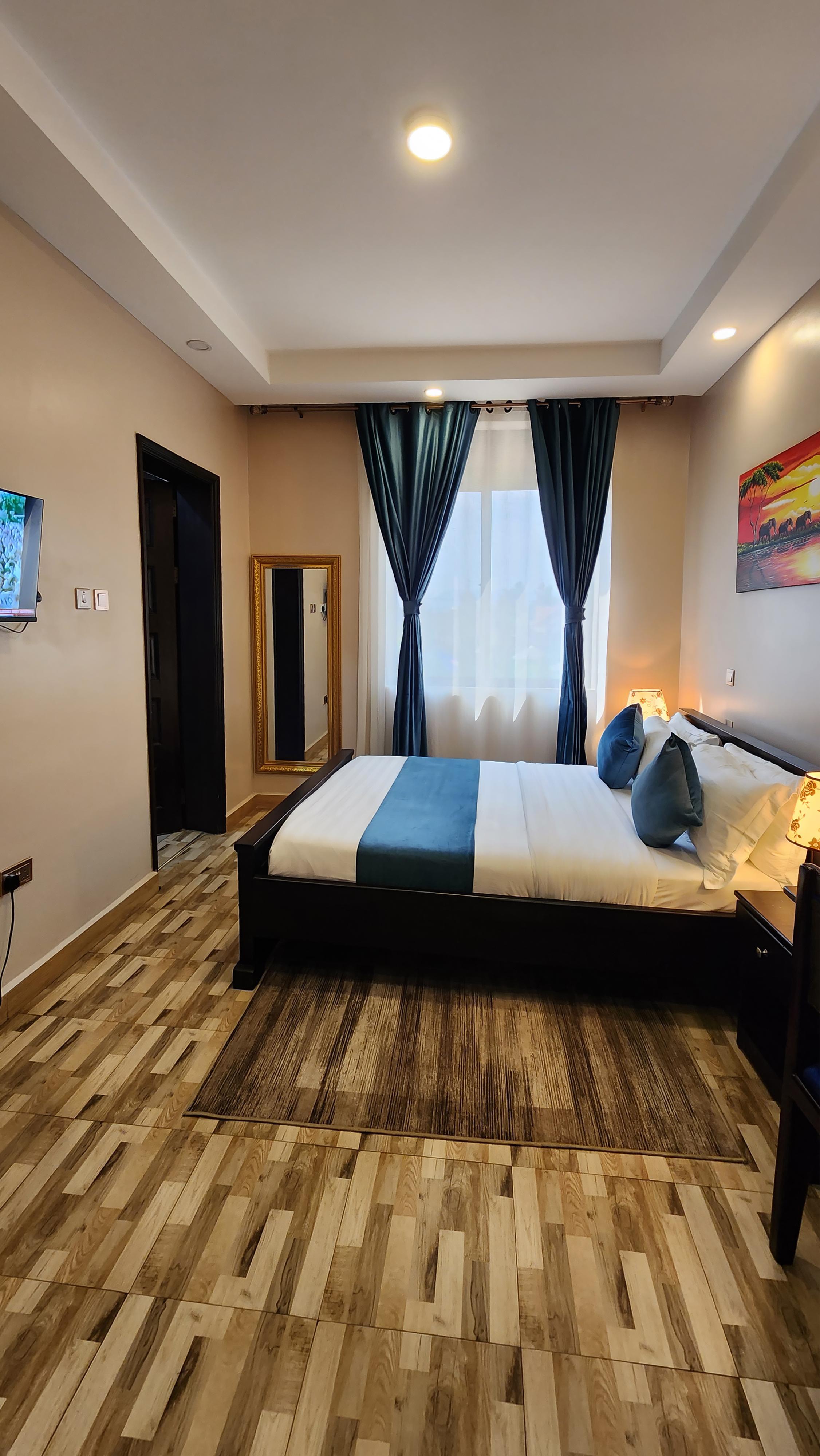 Deluxe Room 6